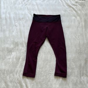 Lululemon - Mulberry cropped yoga pants